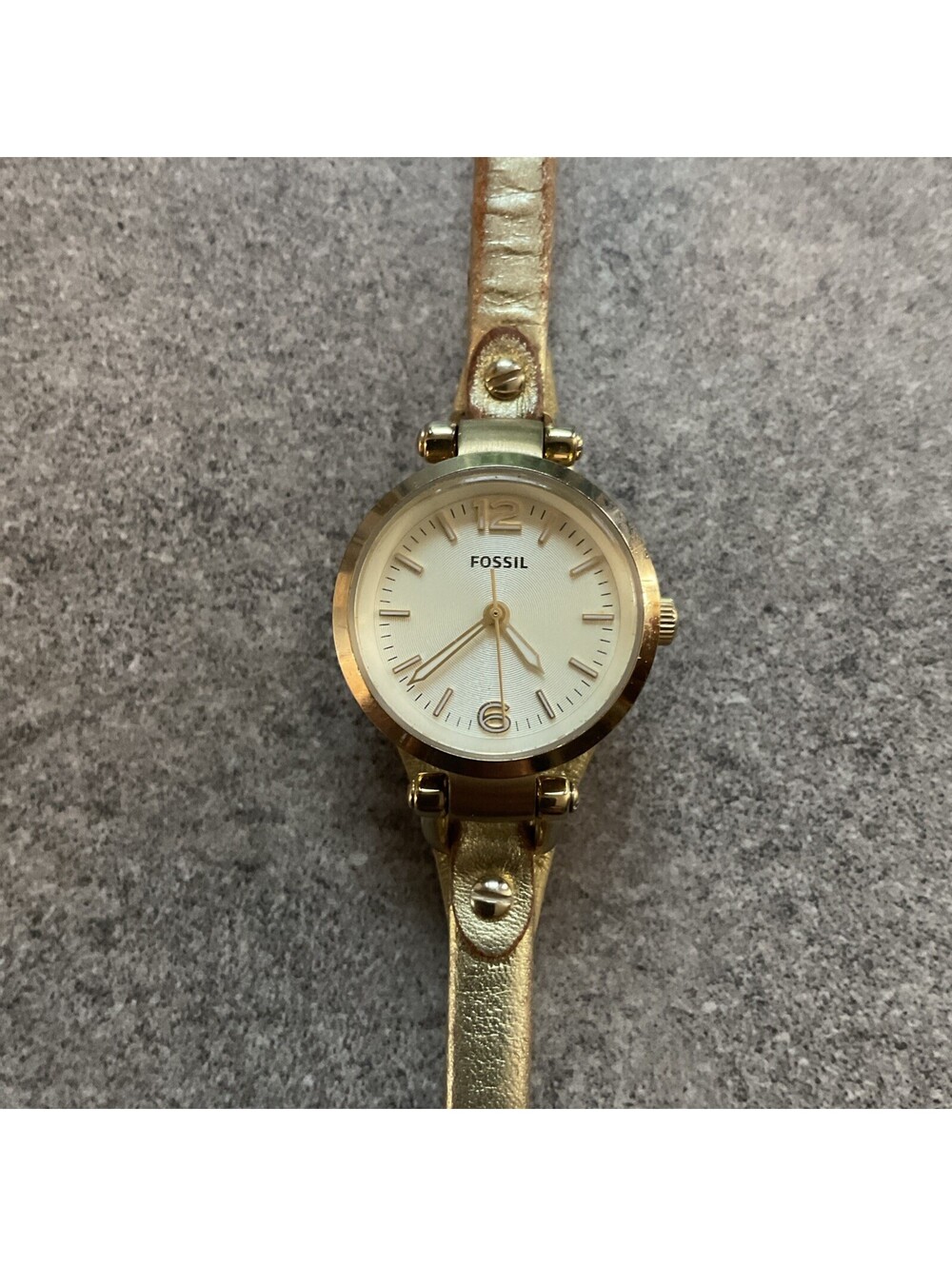 Beautiful Fossil Womens Watch 26mm Gold Tone Case And Leather Band A3